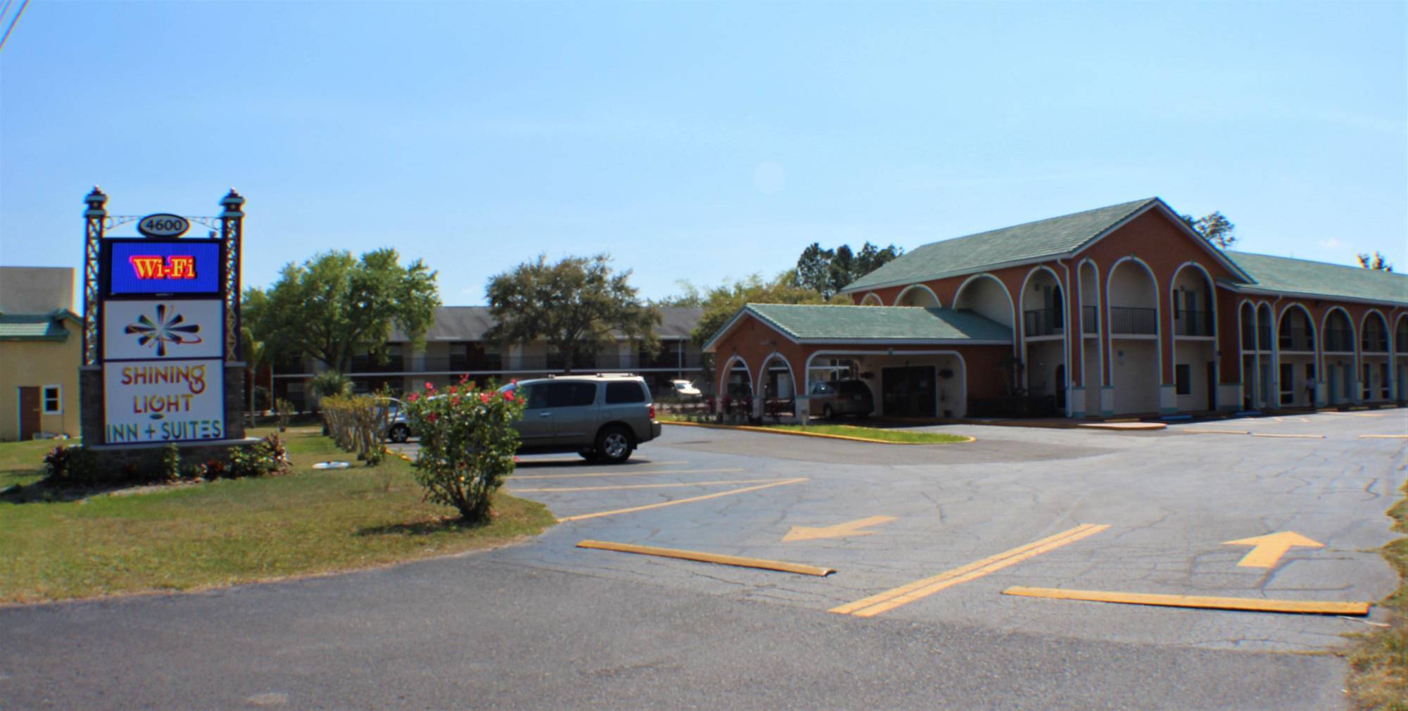 Hotel Shining Light Inn&suites 2*