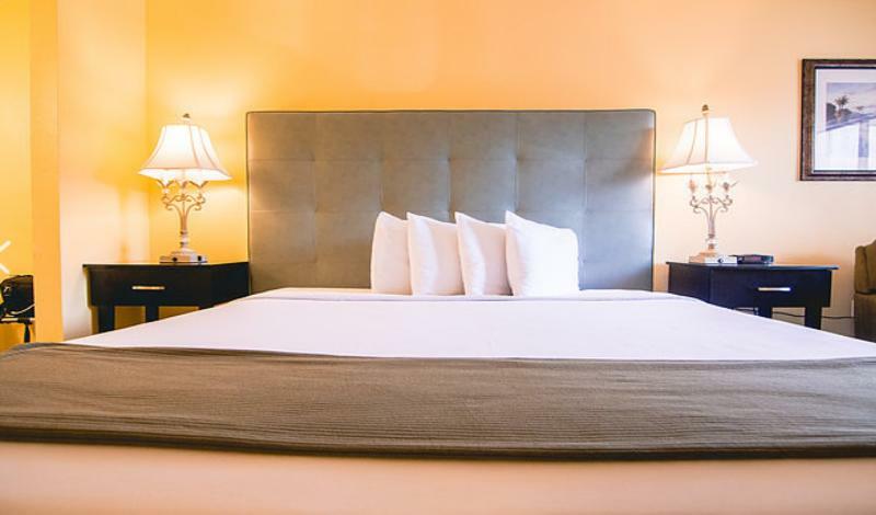 Shining Light Inn&suites Kissimmee