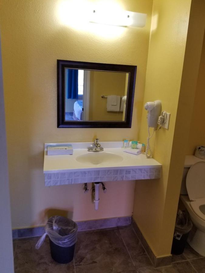 Hotel Shining Light Inn&suites 2*