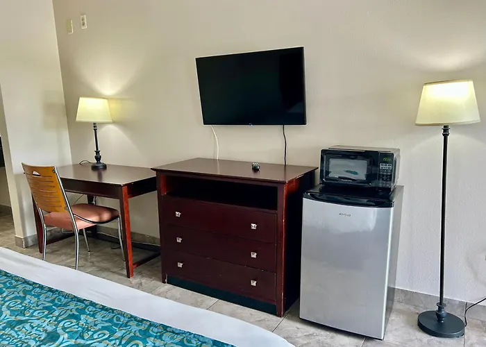 Shining Light Inn & Suites